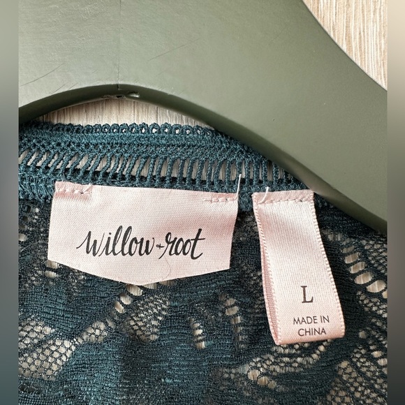 🛍️ willow root. Bell sleeves  lace bodysuit . Excellent condition. - Picture 2 of 10